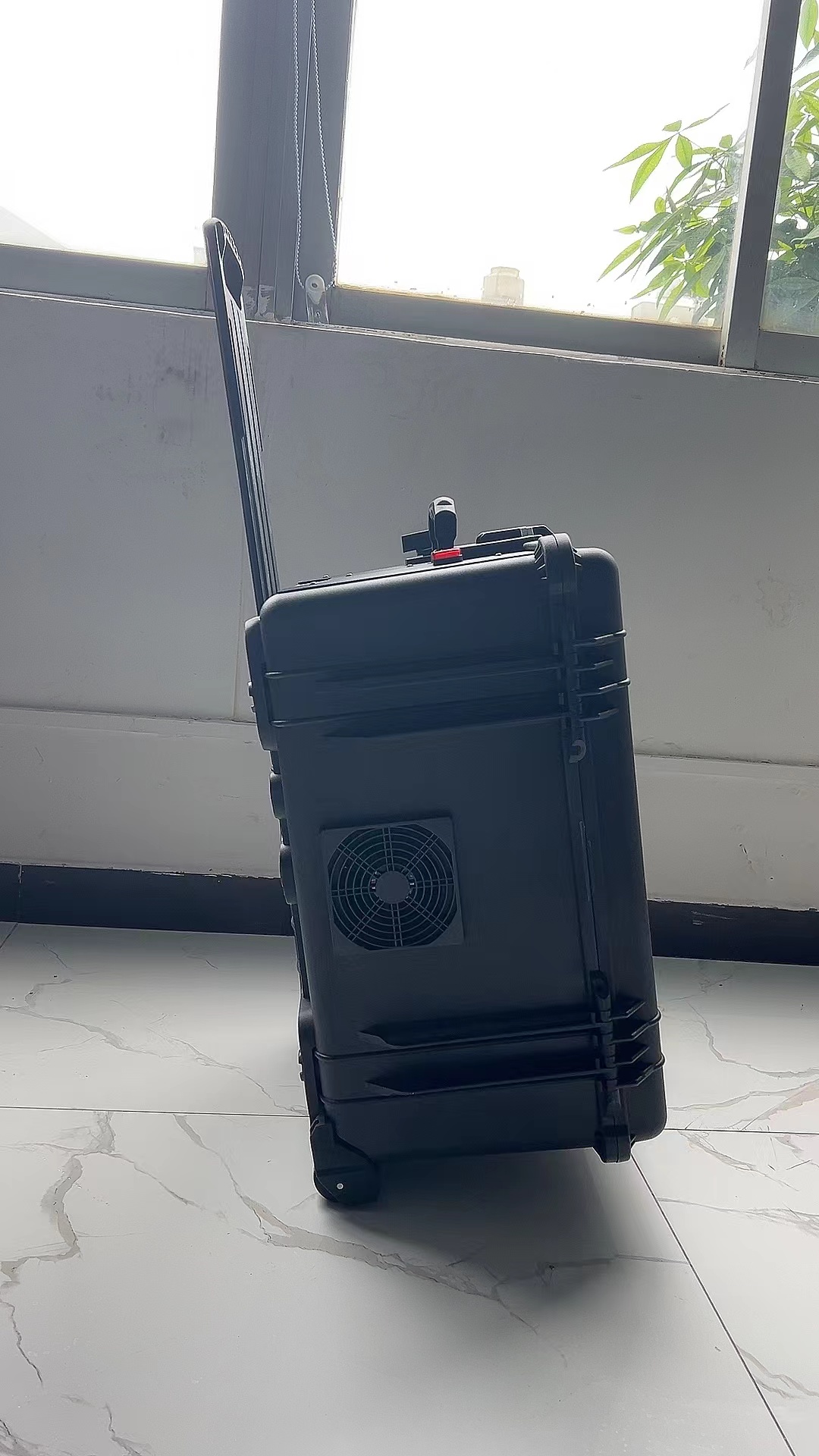 铁门关手拉箱型移动通信干扰器